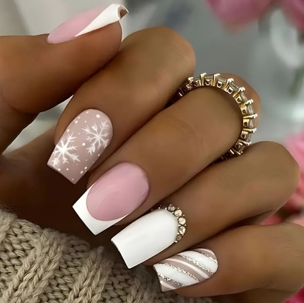 24 reusable snowflakes rhinestone press on nails